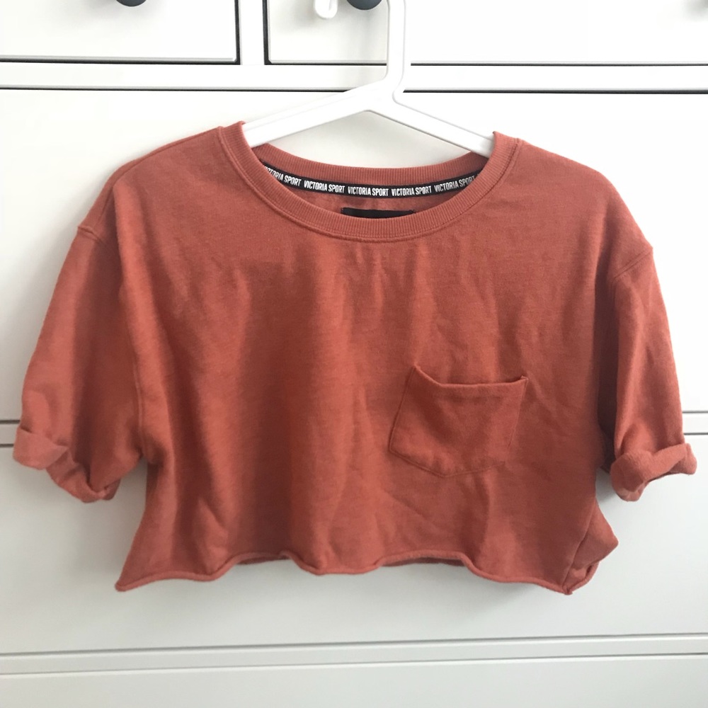 💥CLOSING SALE💥 Victoria’s secret cropped top